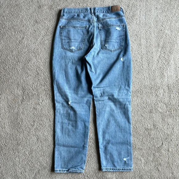 AE Distressed Mom Jean - Picture 8 of 10